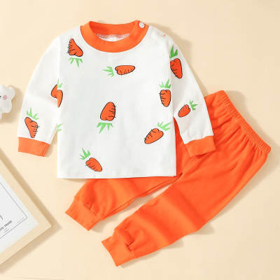 Pijama con pantalones y camiseta con estampado vegetal para niños pequeños