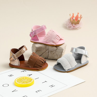 Sandales velcro à bout ouvert et pompon de couleur unie pour bébé fille