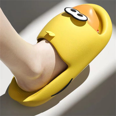 New style bread slippers for women in summer, outdoor wear, indoor home bathing, non-slip soft-soled slippers