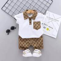 Außenhandel Jungen Kurzarm-Poloshirt im koreanischen Stil 2023 Sommer neuer Stil grenzüberschreitender Säugling Außenhandel Großhandel zweiteiliges Set trendy  Weiß