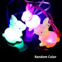 Tierisches Nachtlicht, leuchtendes Spielzeug mit Seil  Mehrfarbig