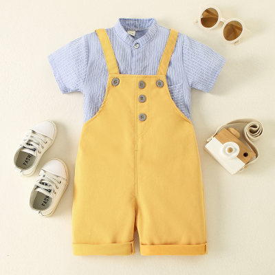 Camisa y mamelucos de manga corta con patrón de rayas para niños pequeños