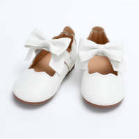 Zapatos de cuero con velcro y decoración de lazo de color liso para niña pequeña  Blanco