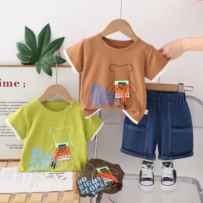 New summer style for small and medium-sized children, fashionable short-sleeved suit with bear lanyard label, trendy and cool boys' casual short-sleeved suit