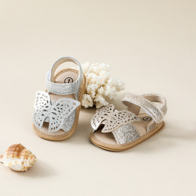 Sandalias de velcro con punta abierta y decoración de mariposa de color sólido para niña bebé