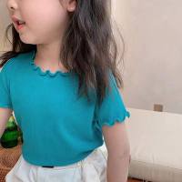 Kurzarm-T-Shirt aus Eisseide, neue koreanische Version, Mädchen und Babys, vielseitige Sommerkleidung, gestreifte, stilvolle Oberteile mit Pilzkanten für Kinder und Kinder mittleren Alters  Blau