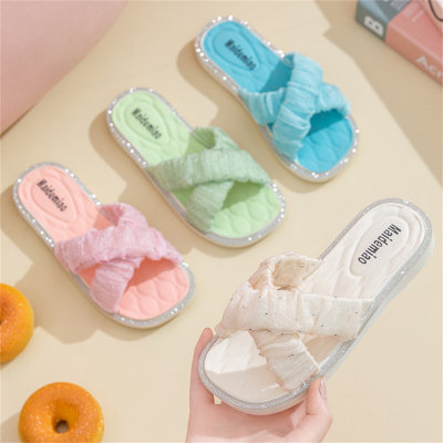 Soft-soled cross-over sandals for middle and large kids