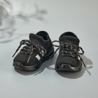 حذاء رياضي للأطفال الصغار بألوان مرقعة  أسود