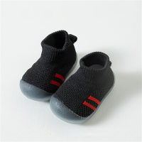Los calcetines de malla a rayas para niños calzan los zapatos del niño  Negro