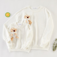 Eltern-Kind-Pullover mit Taschenbär  Weiß