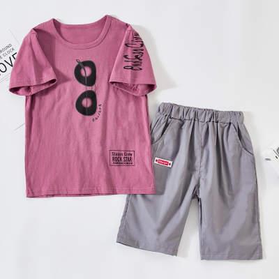 T-shirt e calções com padrão geométrico de 2 peças para menino