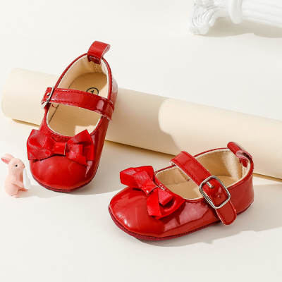 Sandálias macias com design de velcro para menina