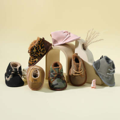 حذاء طفل مبطّن بالصوف بلون موحد للأطفال