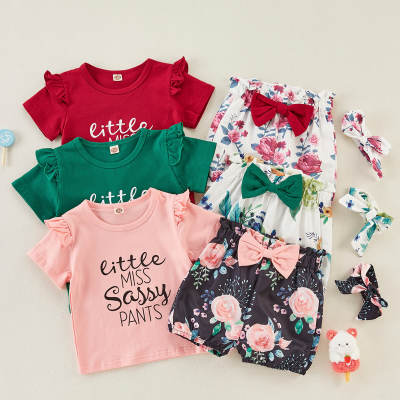 T-shirt da bambina e fascia per capelli e pantaloncini con stampa floreale