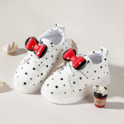 Zapatos deportivos con diseño de velcro para niñas pequeñas
