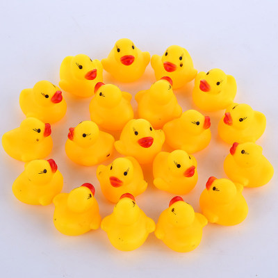 Os sons pequenos de silicone dos patos de água de jogo amarelo serão chamados brinquedos educativos para crianças