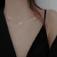 Ins estilo frio liga de metal pêssego coração duplo em forma de coração colar feminino interligado pequeno colar de amor  Prata