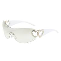 Gafas de sol europeas y americanas y2k protección solar gafas de sol ins sentido de la red de alta gama para mujeres celebridad gafas de amor huecas de una sola pieza sin marco  Blanco