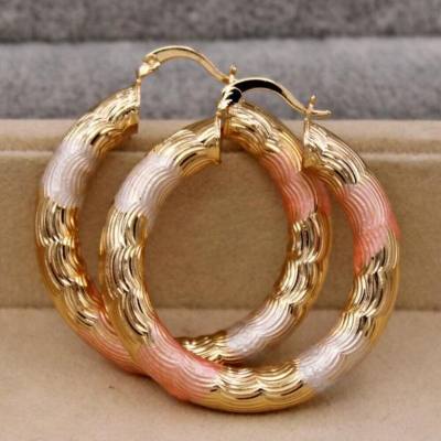 Boucles d'oreilles circulaires géométriques rétro minimalistes européennes et américaines avec trois motifs de couleurs, boucles d'oreilles à la mode et personnalisées, offre spéciale