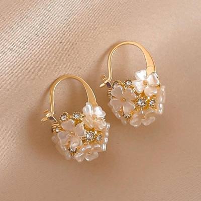 Pendientes de bola redonda de diamantes de flor Insen coreanos con moda coreana y diseño elegante, hebillas para las orejas, pendientes de lujo ligeros para mujer