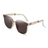 New Foldable Sunglasses Polarized Sunglasses Fashionable and Lightweight Sunscreen Foldable Driving  Brown