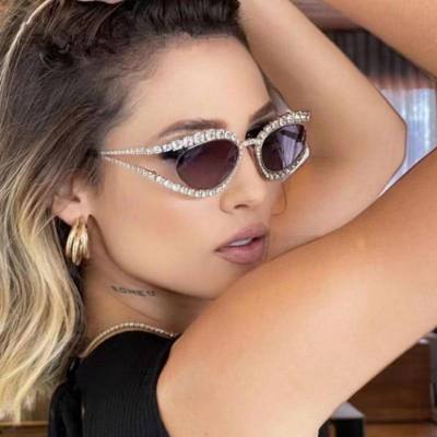 Katzenaugen-Diamant-Sonnenbrille Europäische und amerikanische Straßenfotografiebrille Internet-Promi-Modell farbige Diamant-Sonnenbrille mit Sonnenschutz für Frauen