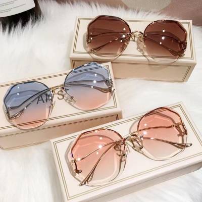 Óculos de sol para mulheres ins novo rosto redondo estilo coreano moda óculos de sol anti-ultravioleta rosto grande fino verão