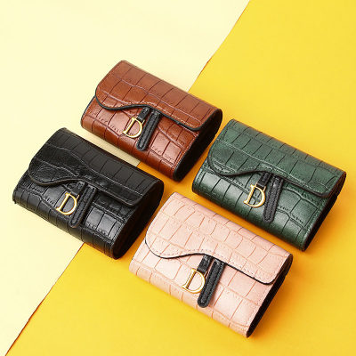 New small card holder for women, exquisite high-end, compact, multi-card slots, light luxury, internet celebrity niche design, crocodile pattern popular wallet
