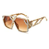 Nuevas gafas de sol con montura grande y diamantes para mujer, gafas de sol con diamantes anti-ultravioleta para playa al aire libre a la moda  Beige