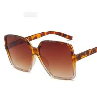 Neue europäische und amerikanische Trend-Sonnenbrillen mit großem Rahmen für Männer Retro-Brille mit quadratischem Rahmen Sonnenbrillen mit Metallscharnier für Frauen  Leopard