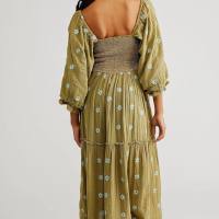فستان خريفي جديد غير رسمي بأكمام بوق مطرز بياقة مربعة وعباد الشمس  أخضر