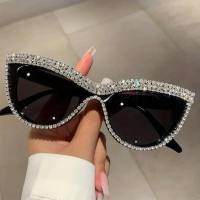Occhiali piatti con diamanti occhio di gatto anti-luce blu nuovi occhiali alla moda con montatura per occhiali da sole con personalità la tendenza della montatura per occhiali è occhiali da sole  Nero