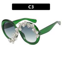 Óculos de sol de armação redonda grande com diamantes S assimétricos pretos europeus e americanos óculos de sol de proteção solar femininos de personalidade exagerada  Verde