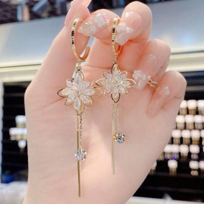 Brincos de borla de flor de cristal para mulheres design de nicho de prata esterlina high-end estilo legal 2024 novos brincos de venda quente