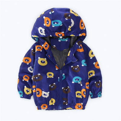 Chaqueta de manga larga con estampado de oso lindo con capucha para niño