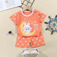 مجموعة تيشيرتات قصيرة الأكمام للأطفال من القطن النقي لصيف عام 2024، تشمل قميصًا وشورت قصير بنمط كوري للأطفال الرضع والصغار.  متعدد الألوان