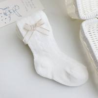 Baby Frühling und Sommer Mesh Strumpfhosen Mädchen hohl atmungsaktiv süße Schleife Prinzessin Socken Baby Leggings  Weiß