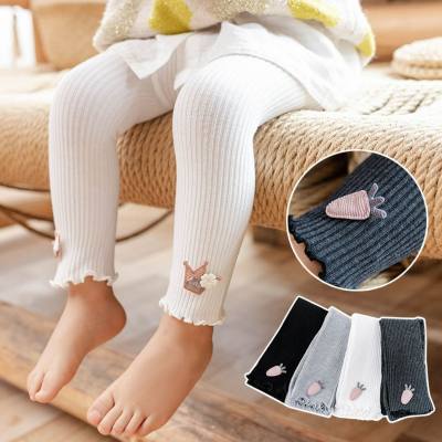 Calcetines de fondo a rayas con pantalones de nueve puntos para bebé para niños