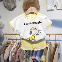 Koreanische Version der Kinderkleidung für Säuglinge und Kleinkinder 2023 Sommer männliche und weibliche Babys süßer Cartoon Snoopy lässiger kurzärmeliger Shorts-Anzug  Gelb