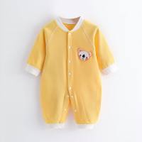 نمط جديد ملابس الأطفال حديثي الولادة بدون عظم مشبك بذلة أطفال أربعة مواسم أزرار خاطفة رومبير  أصفر