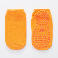 جوارب أرضية للأطفال مصنوعة من السيليكون غير قابلة للانزلاق ترامبولين للأطفال  أصفر