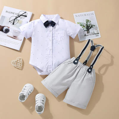 Macacão de manga curta e macacão de cor lisa para bebê menino com decoração de gravata borboleta de 2 peças