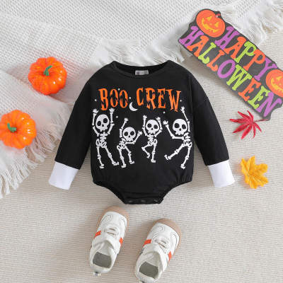 Mameluco de manga larga con estampado de esqueleto y letras color block estilo Halloween para bebé