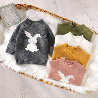 Suéter de punto grueso de manga larga con patrón de conejo de color sólido para bebé