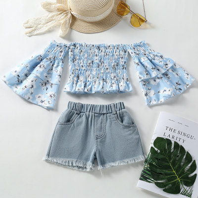 Camiseta floral de gasa dulce para niña pequeña y pantalones cortos de mezclilla