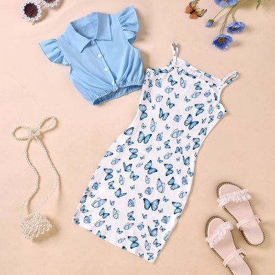 Camisa de manga mosca de color sólido para niño de 2 piezas y vestido de cami con estampado de mariposa en toda la prenda