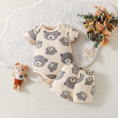 Set da due pezzi di pantaloncini con cappuccio a triangolo per neonato con stampa di orsi