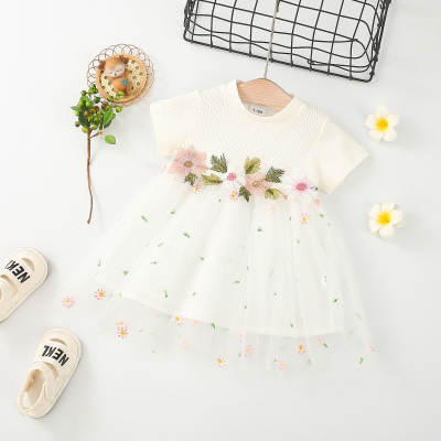 Vestido de manga curta com patchwork de malha bordada floral para menina pequena