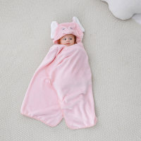 Um pedaço de toalha de banho com capuz em forma de animal para recém-nascidos  Rosa