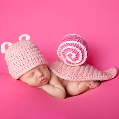 Roupas fotográficas para bebês tricotadas à mão em forma de caracol